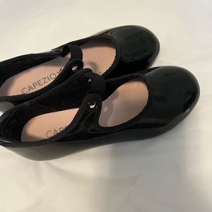 Capezio kids tap shoes-size 11.5 wide. Used but with lots of life left